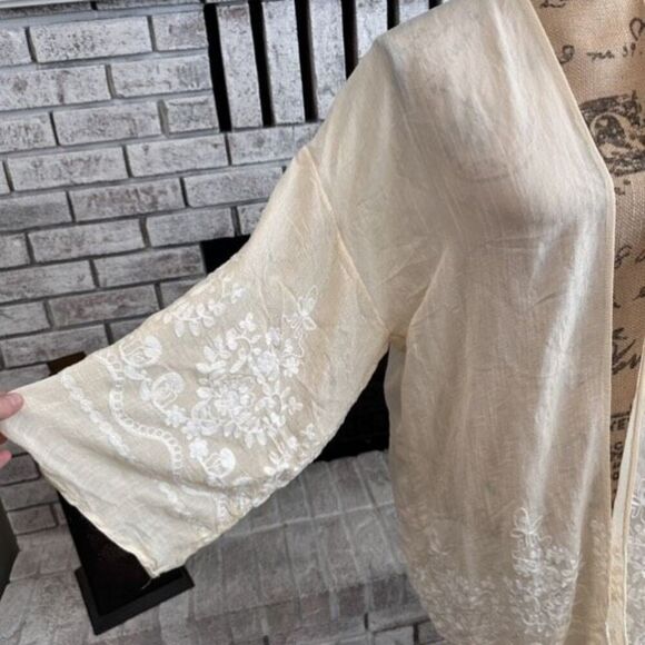 Boutique lightweight gauzy embroidered cream beachy coverup kaftan OS Large - Picture 3 of 13